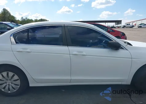 2010 Honda Accord 2.4 Lx z USA, uszkodzony, nr VIN 1HGCP2F33AA013876